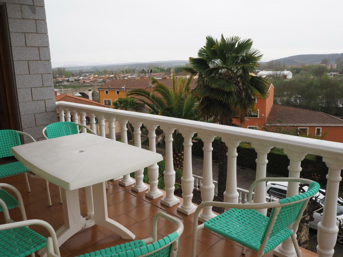 El Cerezo Villa Ciudad-Rodrigo Buitenkant foto