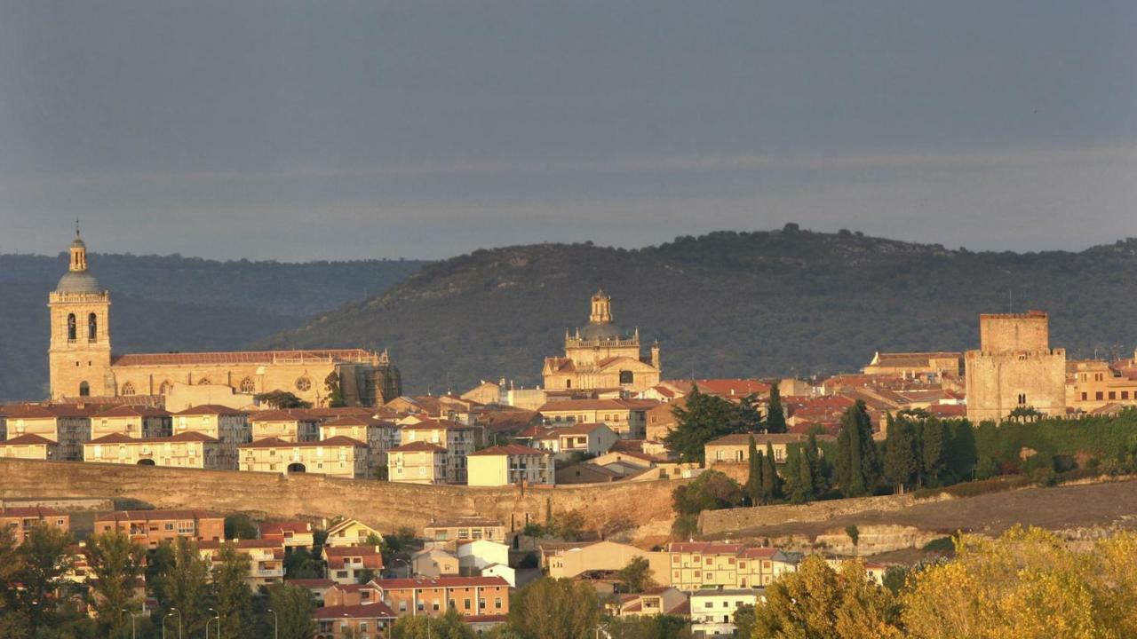 El Cerezo Villa Ciudad-Rodrigo Buitenkant foto